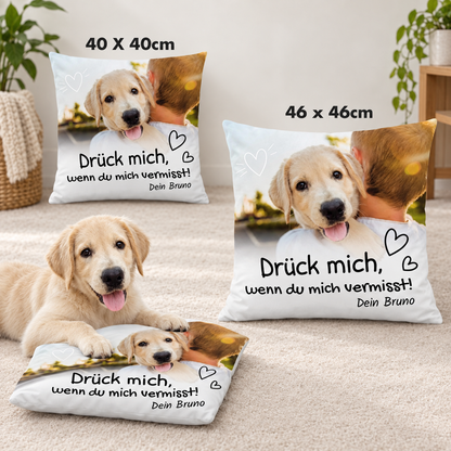 Cojín personalizado con motivo de perro y texto, en tamaños 40x40 cm y 46x46 cm.