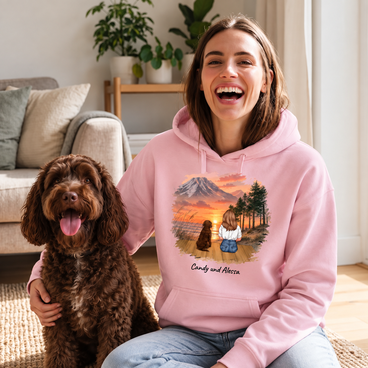 Sudadera con capucha rosa personalizada con ilustración de una persona y un perro en la naturaleza.