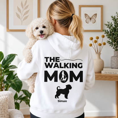 Sudadera con capucha blanca personalizada con el texto negro "THE WALKING MOM" y figura de perro.