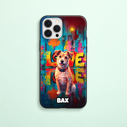 Funda de móvil personalizada con motivo de perro y elementos street art en azul, amarillo y rosa.