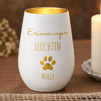 Luz conmemorativa blanca personalizada con letras doradas y huella, con el nombre "Molly".