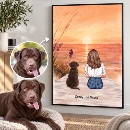 Arte mural personalizado con una mujer y su perro junto al mar al atardecer.