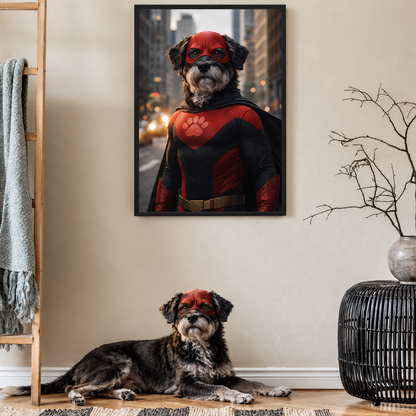 Perro disfrazado de superhéroe, traje rojo con máscara, póster enmarcado al fondo.