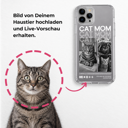 Funda de móvil transparente personalizada con el texto "CAT MOM" y fotos de gatos.