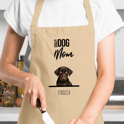 Delantal beige personalizado con el texto "Crazy Dog Mom" y una foto de un perro.