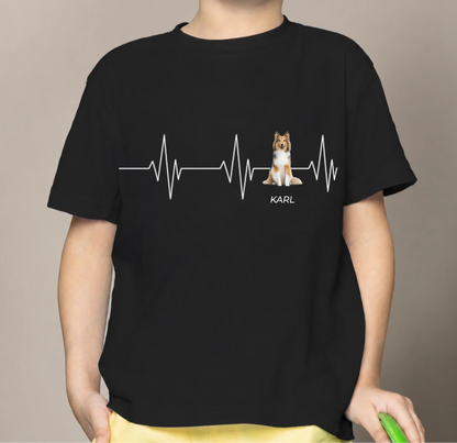 Camiseta infantil negra con motivo de latido y dibujo de perro, personalizada con el nombre KARL.