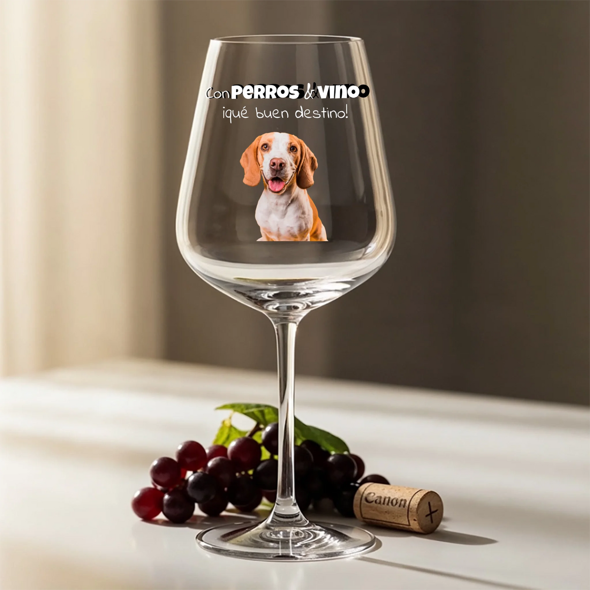 Copa de vino personalizada – Con perros & vino, qué buen destino – Con foto – imagen del producto 2 de 4