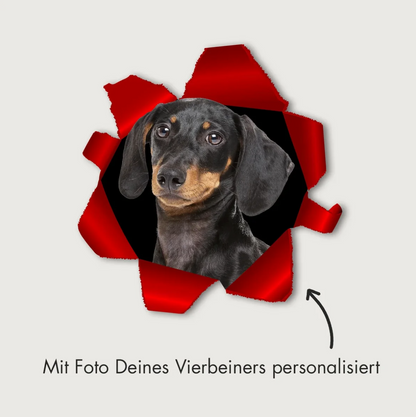Pegatina de coche personalizada con foto de perro sobre fondo rojo.