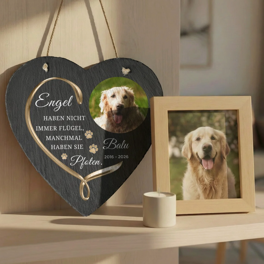 Decoración de corazón de pizarra personalizada con foto de perro y texto.