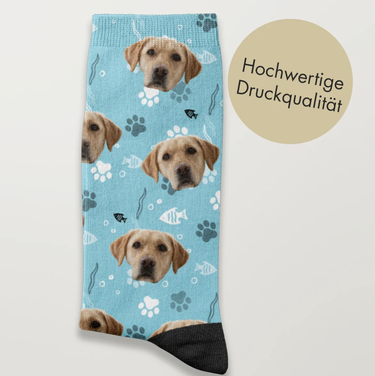 Calcetines azules con motivo de perro y huellas, impresión de alta calidad.