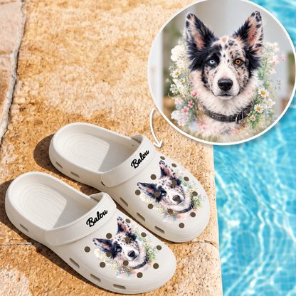 Zuecos beige personalizados con dibujo de perro en acuarela y el nombre "Balou".
